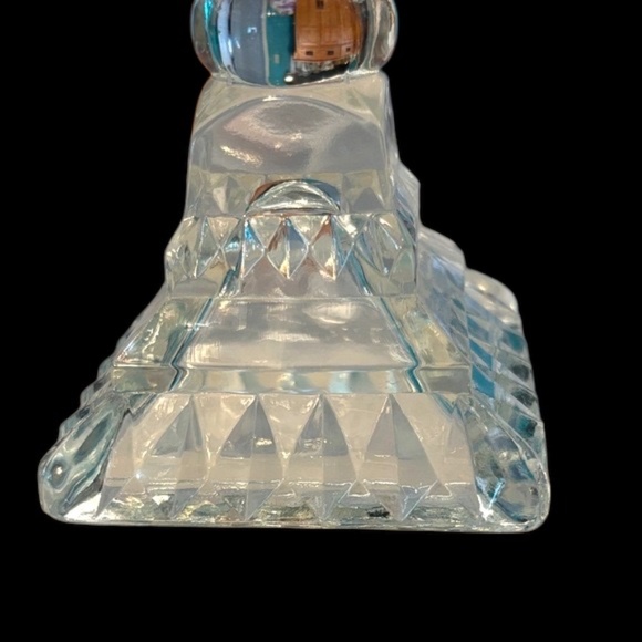 VNT Jeannette Glass Wedding Box, aka A Covered Clear Glass Pedestal Candy Dish - Picture 3 of 13
